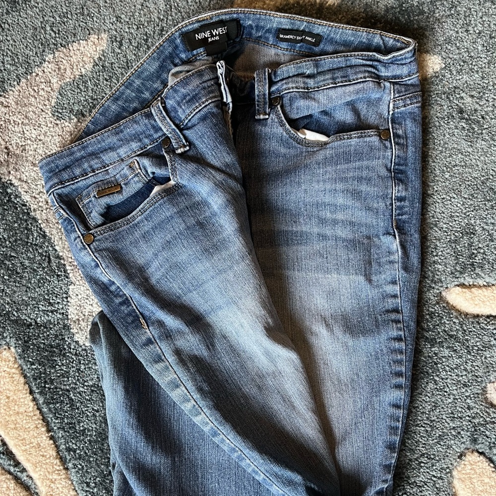 Nine West skinny jeans. Gently used.
